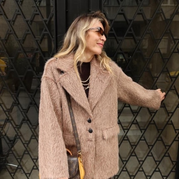 Women's Faux Fur Coat - Tan - Picture 3 of 7